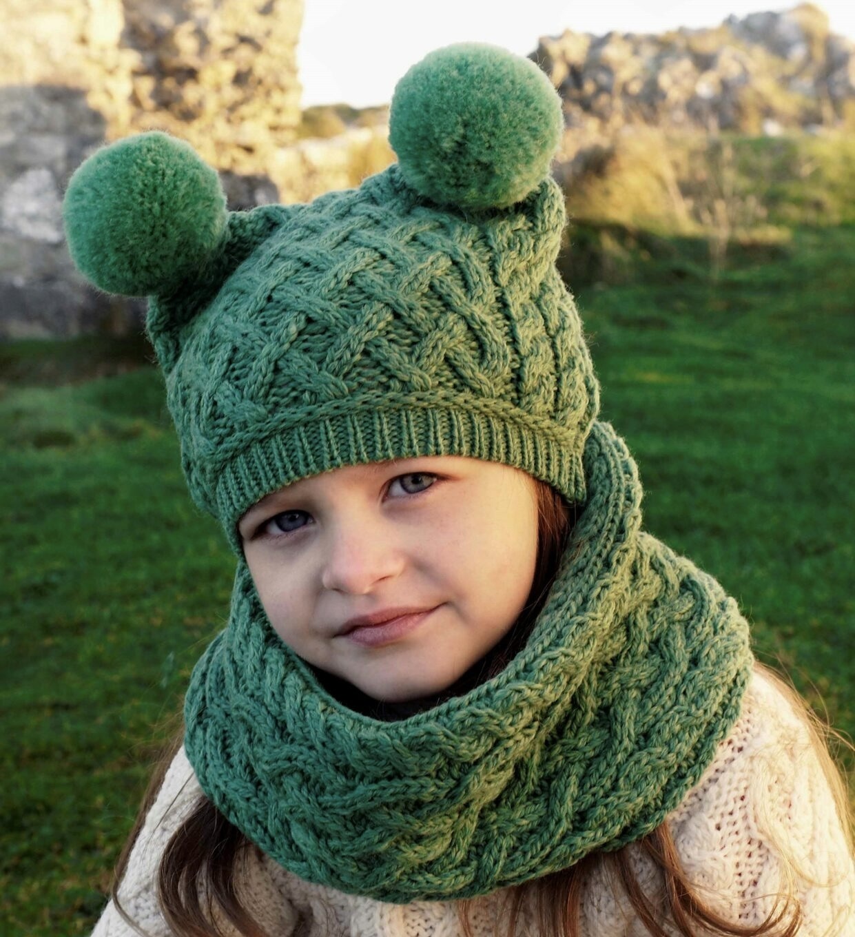 Bonnet enfant irlandais chaud pompons pure laine Aran Crafts